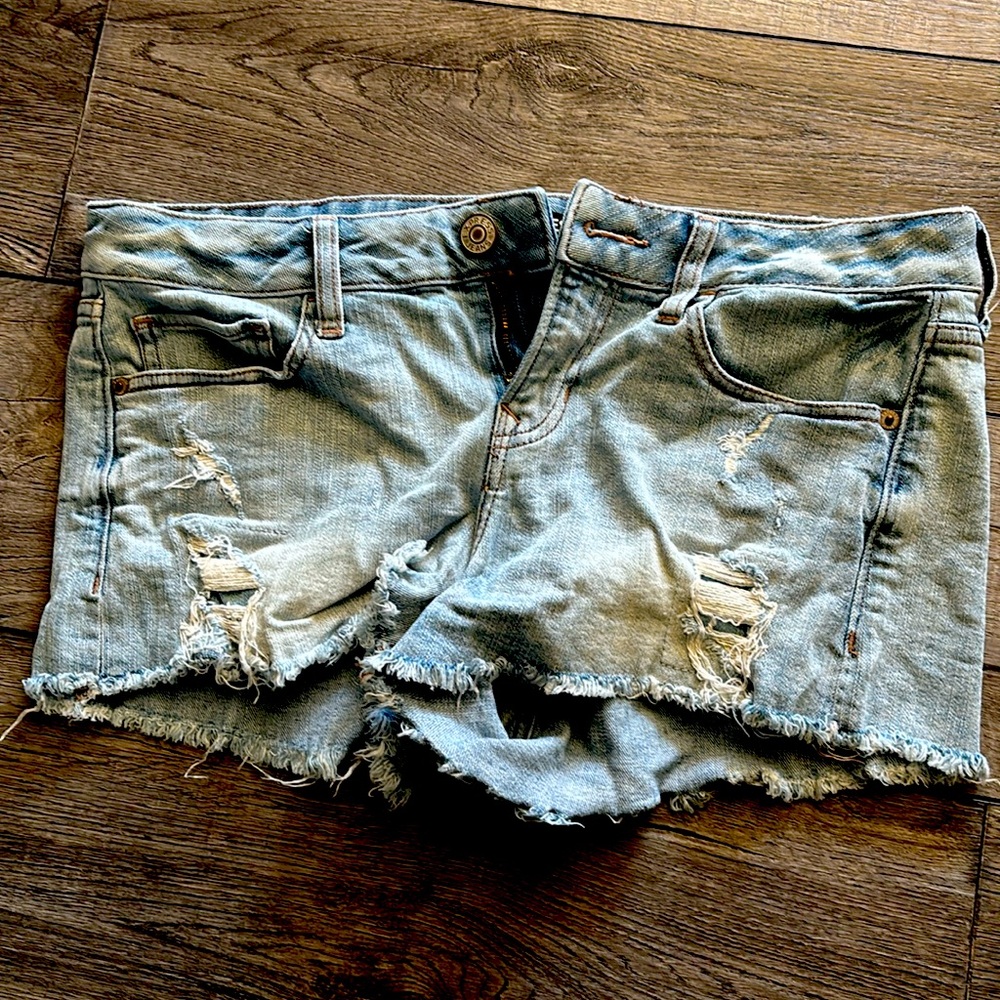 Express size 8 distressed shorts, inseam 2.5inch